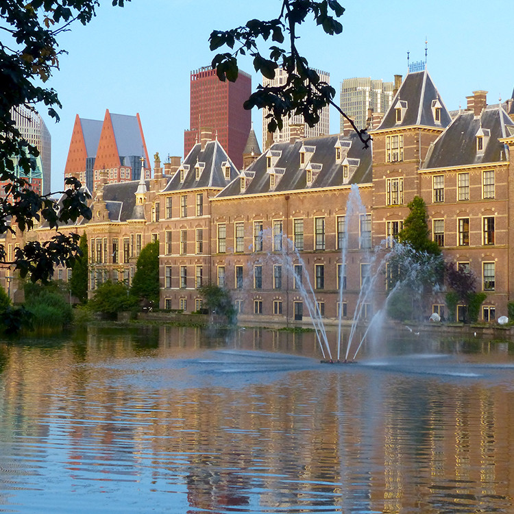 Unieke samenwerking: ‘Haagse overheidsgebouwen uiterlijk in 2040 klimaatneutraal’
