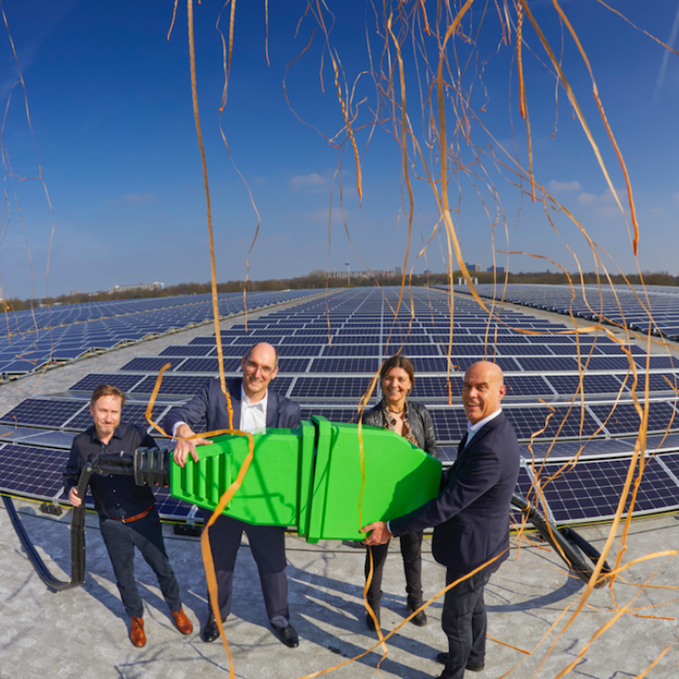 Dokvast maakt van dak NewLogic1 duurzame energiecentrale